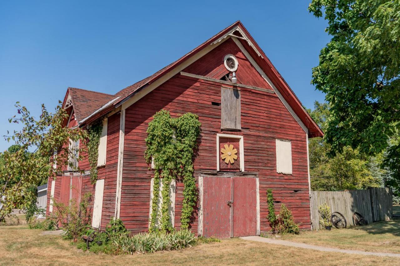 Hop & Vine Inn Fennville Exterior foto